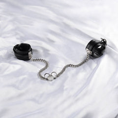 Menottes à serrure en forme de cœur avec chaîne