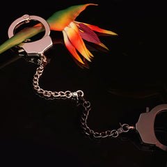 Menottes en alliage unique