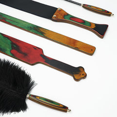 Serie de azotes de madera coloreada