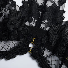Ensemble de lingerie à bretelles brodées avec jarretière
