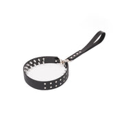 Collier à rivets en cuir