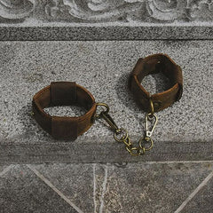 Menottes en cuir vintage
