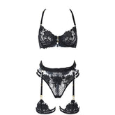 Ensemble de lingerie à bretelles brodées avec jarretière