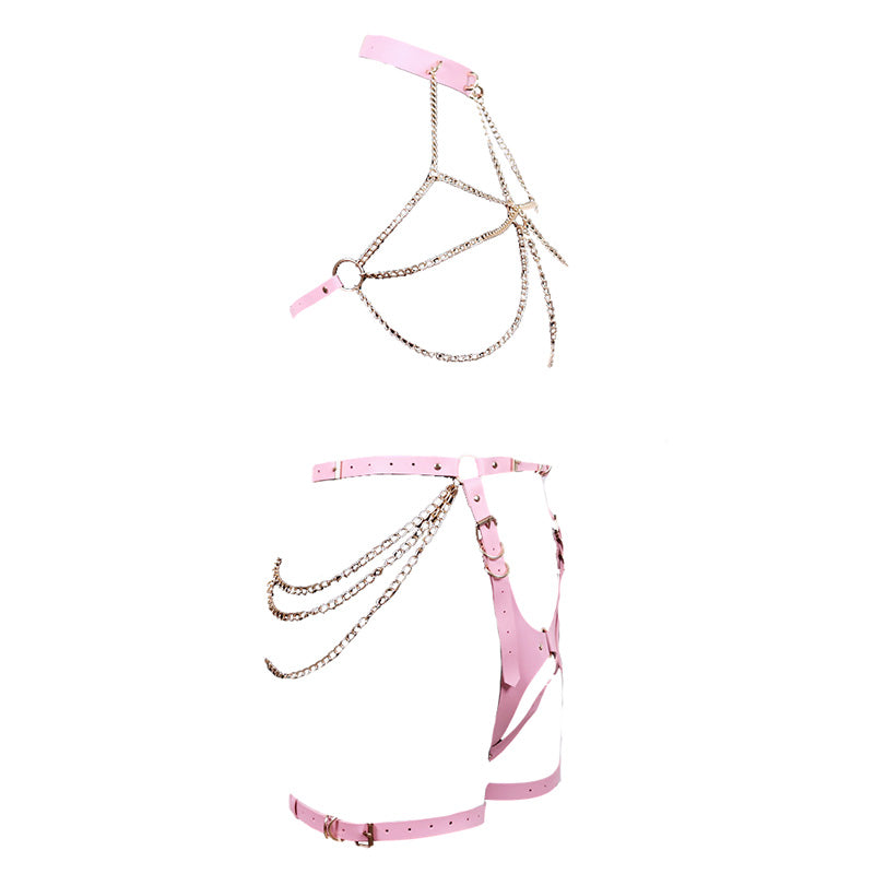 Arnés Bondage de cuero con cadena dorada