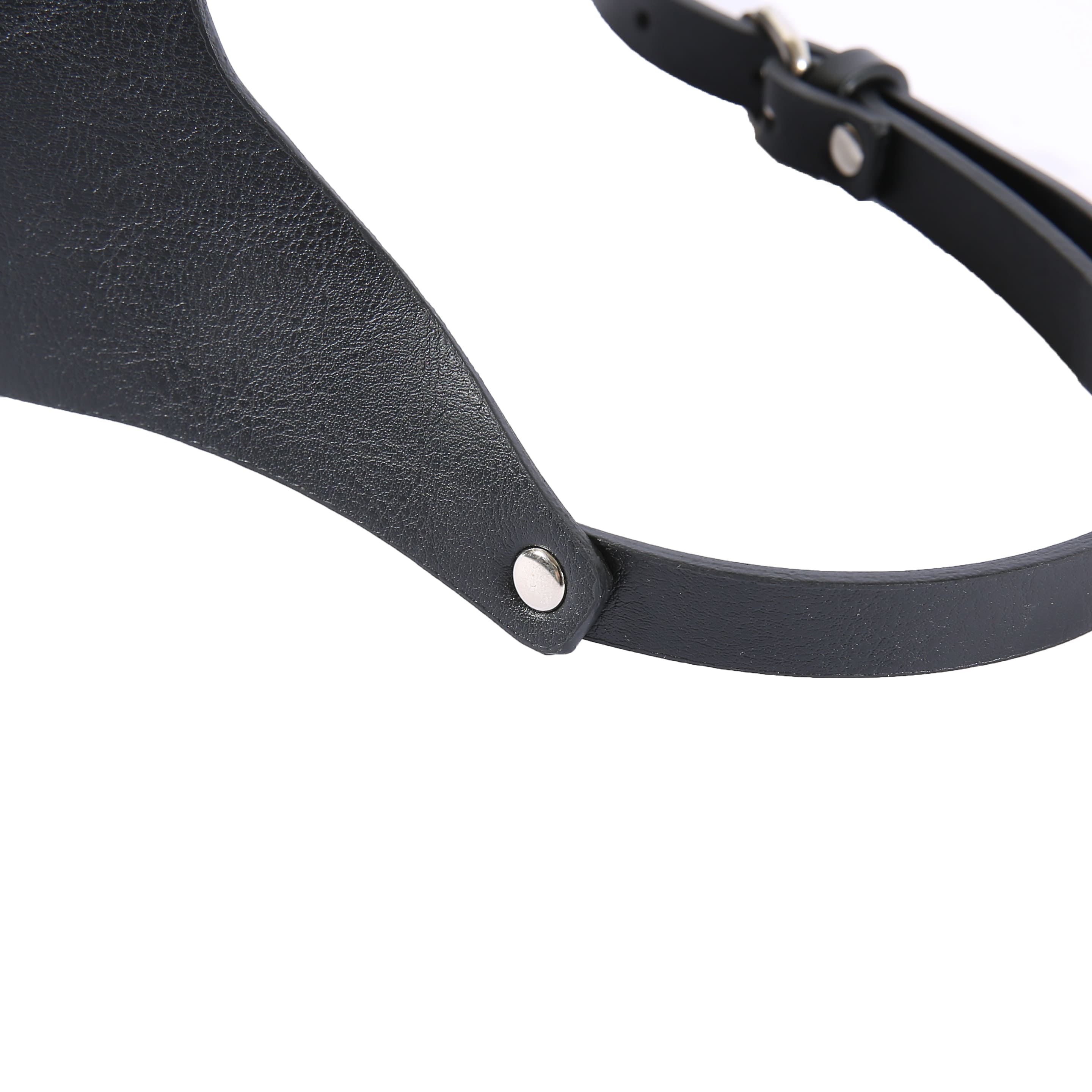 Conjunto de lencería bondage de cuero